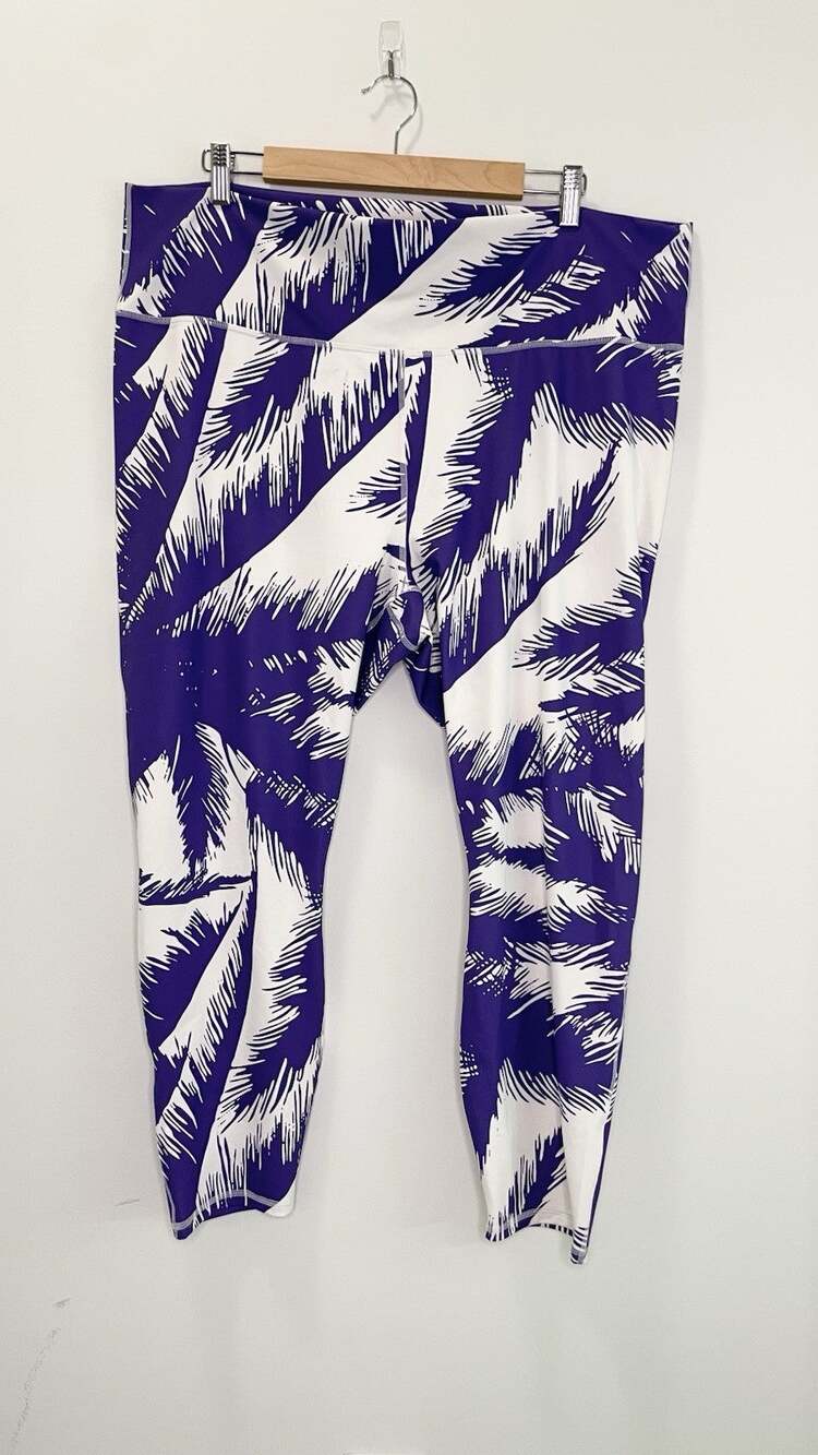 NWT Fabletics Oasis PureLuxe High-Waisted 7/8 Legging Paradiso Purple Size 4X